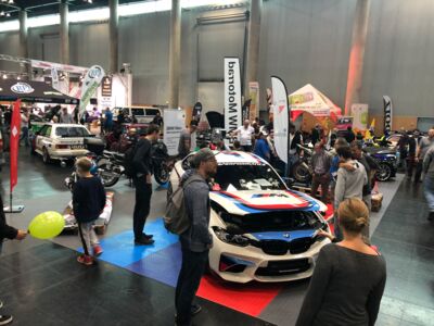 Boden für Messestand - BMW Farben / BMW Club