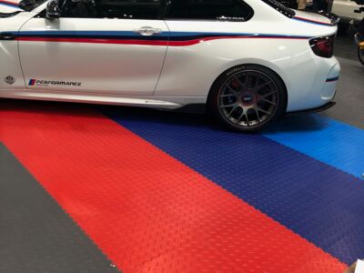 Boden für Messestand - BMW Farben / BMW Club