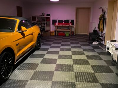 Garagenboden in Racing-Optik (Steiermark/AT)