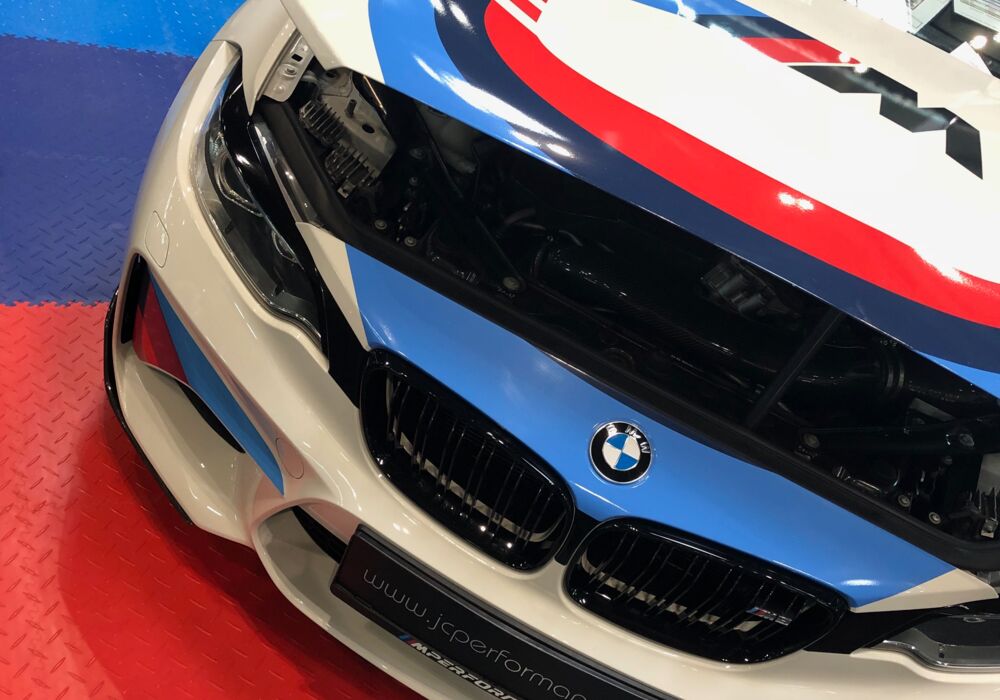 Boden für Messestand - BMW Farben / BMW Club