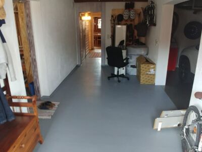 Neuer Boden für Werkstatt