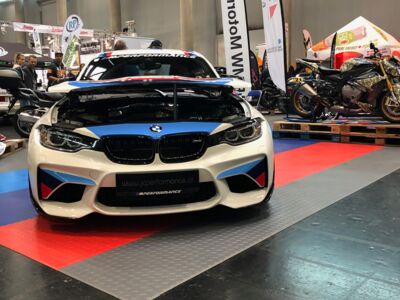 Boden für Messestand - BMW Farben / BMW Club