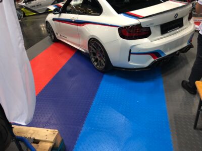 Boden für Messestand - BMW Farben / BMW Club
