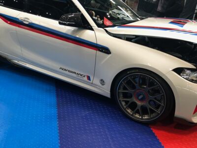 Boden für Messestand - BMW Farben / BMW Club